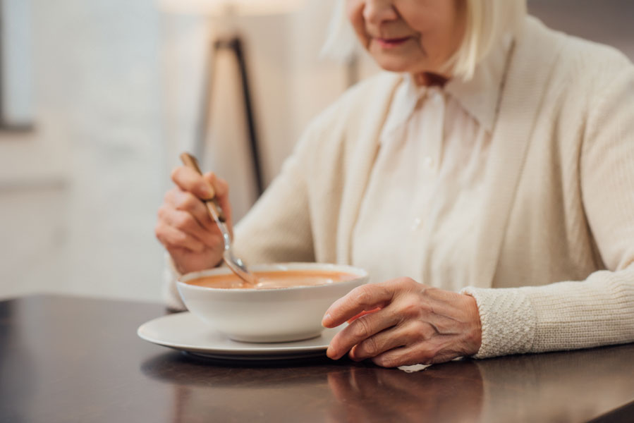 Korian e Nestlé insieme per combattere i disturbi della deglutizione