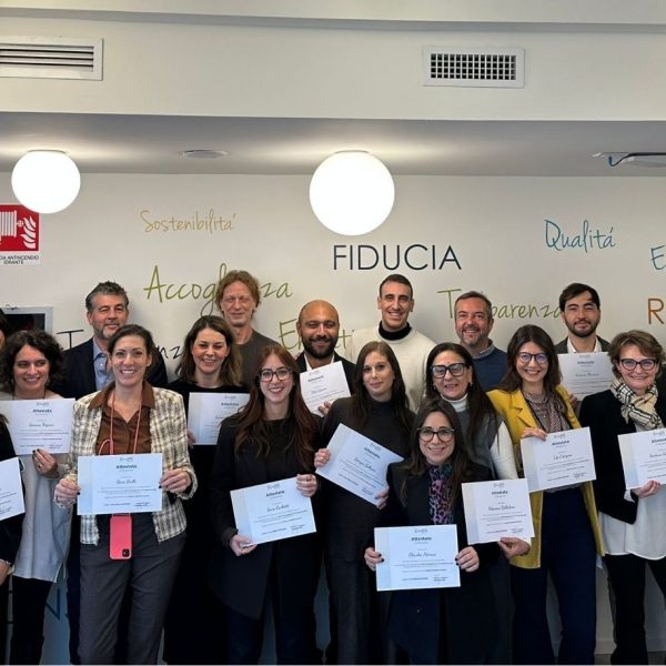 Crescere professionalmente in Clariane: un viaggio tra competenze ed empatia al servizio della salute
